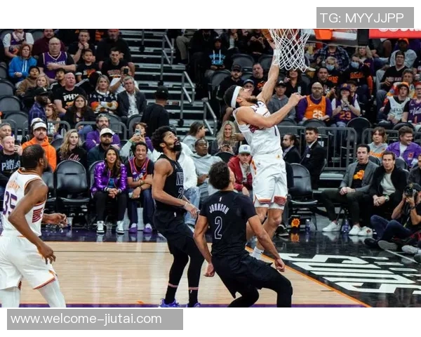 太阳逆转篮网第三节大爆发布克单节狂砍12分助力球队反超17分